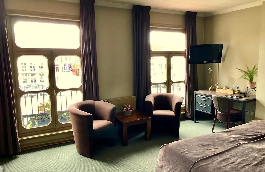 Grand Cafe Hotel de Bourgondier-1